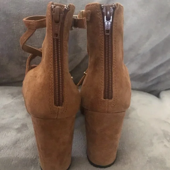 Gianni Bini NEW Mary Jane heels from Dillard’s - Picture 3 of 5